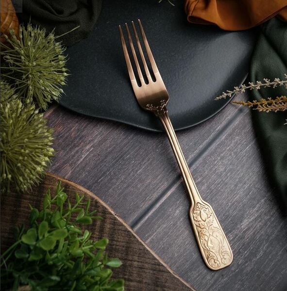 Вилка столовая Versailles 18/10 Satin Copper B 3,5 мм L210 мм медная Comas Вилка столовая Versailles 18/10 Satin Copper B 3,5 мм L210 мм медная Comas