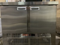 Стол морозильный GN с бортом GNE 11/BT/БУ HICOLD  -10…-18°С   2 двери  нержавеющая сталь